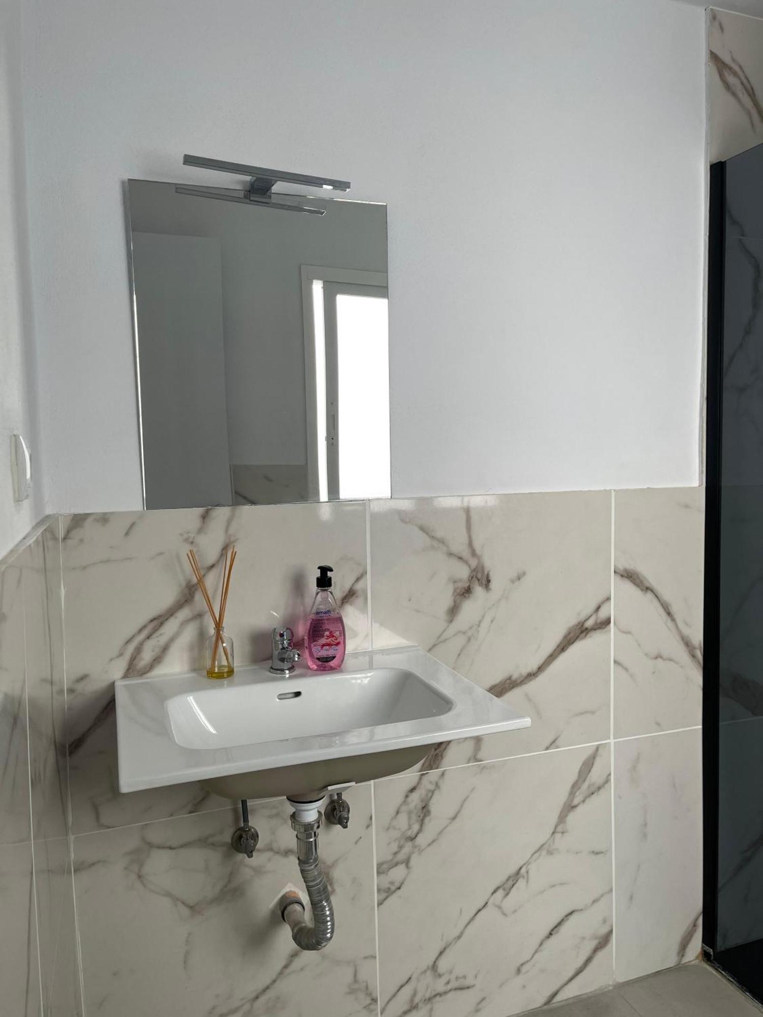 Hostal Santa Calma Marbella Eksteriør billede